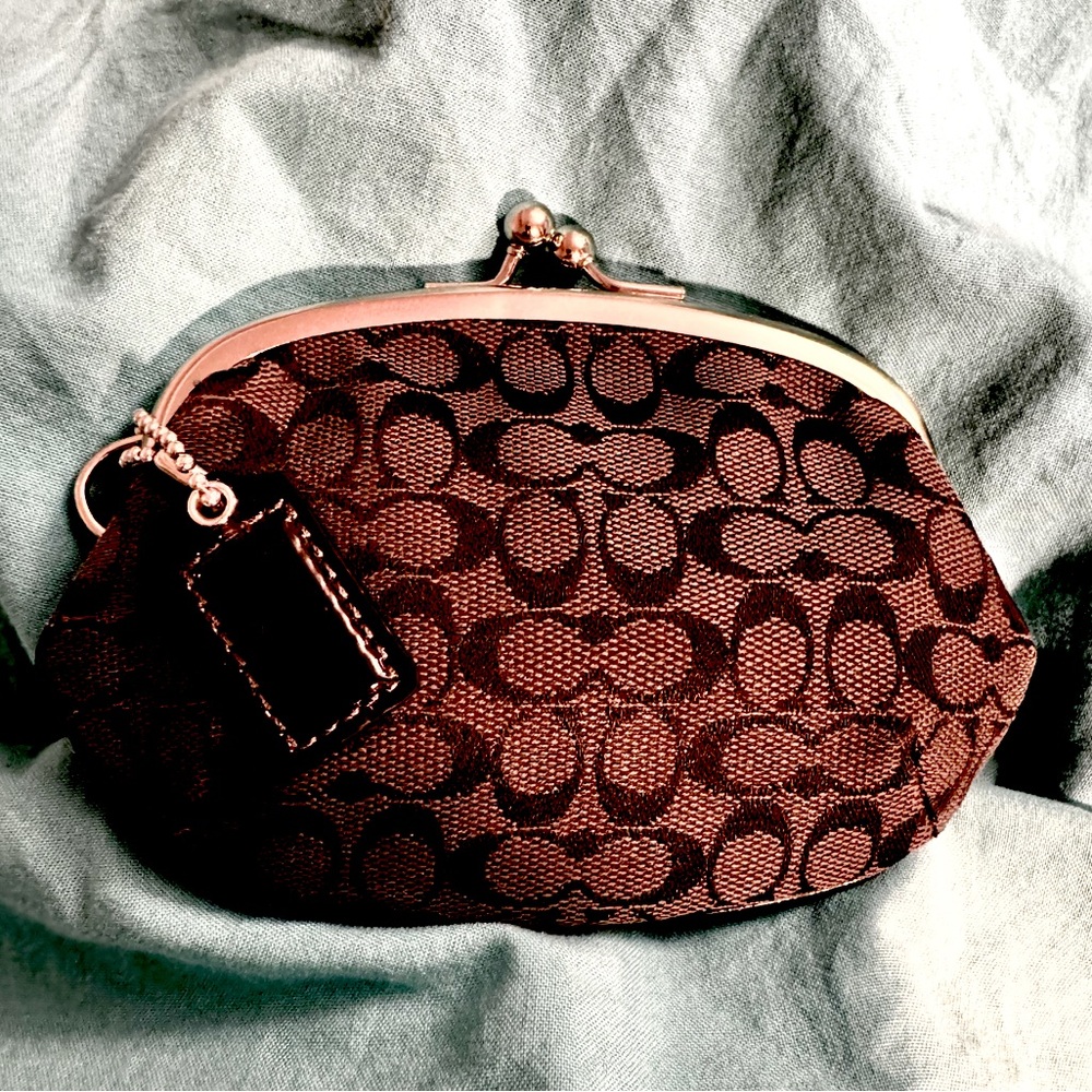 Coach signature black kisslock coin purse